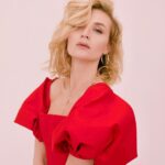 Polina Gagarina Instagram - Девочки , девушки 🌸! Прекрасные, красивые ,умные ,легкие ,весёлые ,обворожительные ,ласковые ,нежные , трогательные ,сильные … Мы всегда такие , когда в наших сердцах цветёт ЛЮБОВЬ❤️ Обнимите своей любовью своих родных и близких! С праздником нас ❤️ #полинагагарина #гагаринапоехали #8марта