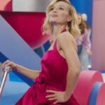 Polina Gagarina Instagram - Мы с @dmitriy_malikov снова попадаем прямо в цель 🤩🤩🤩 Попадайте и вы в желания близких в сезон больших распродаж на Ozon! С 16 по 18 февраля выбирайте из множества товаров со скидками до 70% 😱 на февральской распродаже! Ozon поможет найти подарки любимым по выгодным ценам и с удобной доставкой #полинагагарина #гагаринапоехали