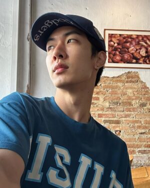 Pongsakorn Ponsantigul Instagram - Look At Me