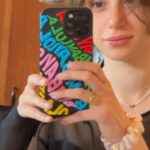 Poqssi Instagram - La série NUDES de @andrea_bescond est dispo aujourd’hui sur @primevideofr❣️un plaisir de faire partie de ce beau projet sensibilisant sur le cyberharcèlement. 87% des 18-24 ans seraient concernés par des actes de pornodivulgation. Force et amour à toutes les victimes de ça peu importe la manière dont ça s’est passé 💘🌈⭐️✨