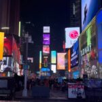 Poqssi Instagram - DUMB (jsp si c le bon mot?) de NEW YORK CITYYYY ct vrm genial jv poster en retard voilà jvous le dis…