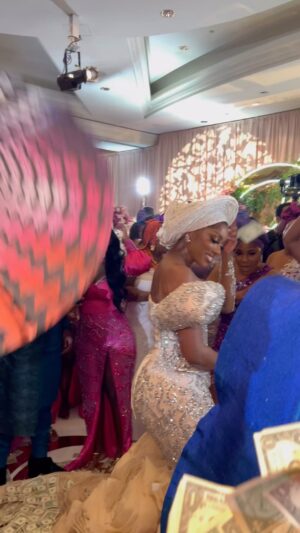 Porsha Williams Instagram - Uhhhh can the Pilot fly any faster ready to see my boo 😂😅🥰😍 So our 1st anniversary Will be Nov 25th for our Nigerian Ceremony (Native Law & Custom) & The second Anniversary will be on Nov. 26th for our American Wedding. 
#TheGuobadias

Y’all gone be sick of me on y’all timeline 😂#UnreleasedFootage🇳🇬🇳🇬🇳🇬🇳🇬 #EdoBride

Gown: @lakimmyfashion