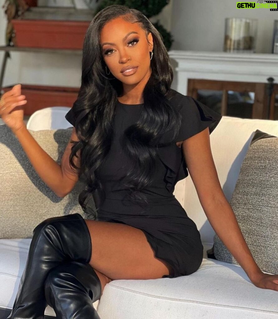 Porsha Williams Guobadia Instagram - @lodwill is in four bundles of our 26" Indian Curly style 😍 Start shopping our early Black Friday deals sitewide today 🖤 Use code BLACKFRIDAY23 now until Sunday for #BlackFriday deals on all of your favorite #GoNakedHair products! 🔥 Click the link in my bio to shop 20% off all #GoNakedHair products ✨🛍️ www.gonakedhair.com Styled by @drahjee 🔥