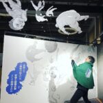 Potter King Instagram - 牆內、牆外， 你選擇哪一邊作為你人生的起點？ 今天去朝聖了進擊的巨人展！ 大滿足🤩 展覽裡面有很多用心設計的經典場景可以拍照，還有作者諫山創老師的原稿以及深度訪談影片可以觀賞，搭配影音讓人有身歷其境的體驗😎 如果你也是喜歡巨人的動漫迷， 不去朝聖一下說不過去吧🤩 展覽位置： 高雄左營新光三越百貨十樓 #進擊の巨人展