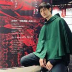 Potter King Instagram - 牆內、牆外， 你選擇哪一邊作為你人生的起點？ 今天去朝聖了進擊的巨人展！ 大滿足🤩 展覽裡面有很多用心設計的經典場景可以拍照，還有作者諫山創老師的原稿以及深度訪談影片可以觀賞，搭配影音讓人有身歷其境的體驗😎 如果你也是喜歡巨人的動漫迷， 不去朝聖一下說不過去吧🤩 展覽位置： 高雄左營新光三越百貨十樓 #進擊の巨人展