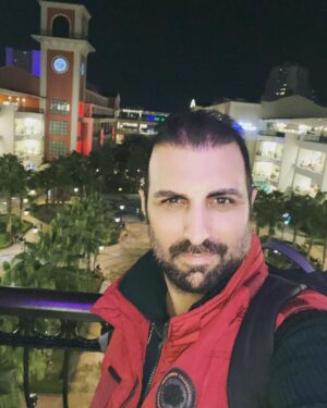 Poulad Kimiayi Instagram - بزرگترین ریسک، ریسک نکردن است!
در این دنیا که به سرعت تغییر می کند، تنها استراتژی که شکست را تضمین می کند، ریسک نکردن است
“مارک زاکربرگ” #pouladkimiai #پولادکیمیایی #goodnight