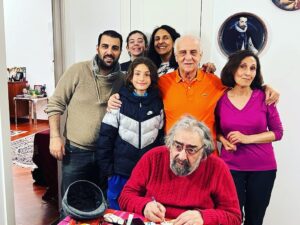 Poulad Kimiayi Instagram - عيد زيبا و گرم كنار دوستاني از جنس خانواده خودم كنار شما سال مفهوم ديگري پيدا كرد #ميلان #نوروز @sadighianmohammad