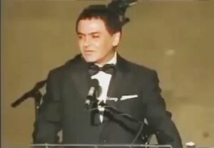 Poulad Kimiayi Instagram - فيروز نادري درگذشت و روحش به ستاره خودش رفت در عالمي كه خود همه زندگي اش كاوشگر آن بود . بله سياره فيروز نادري ،نامي كه ناسا به ياد او نامگذاري كرده است … او افتخار ما بود و نماينده كشور كهن ما در جامعه ي جهاني ناسا ،  كه مأموريته انتقال ميراث بشر كوچك  و جوان به اين هستي بي پايان خداوند است . خدا آنقدر به ايشان عمر نداد تا روزي روي سطح مريخ قدم بزند و حاصل يك عمر تلاشش را جشن بگيرد اما شايد محمد پسر خوانده محروم از درس به جايي برسد تا جاي او  و به ياد فيروز نادري در سياره فيروز نادري قدم بگذارد خدا در اين حد ميتواند بزرگ باشد …. امشب ايران به ياد شما دكتر فيروز نادري محترم كلاه از سر بر ميدارد روحش شاد و يادش گرامي #فيروزنادري