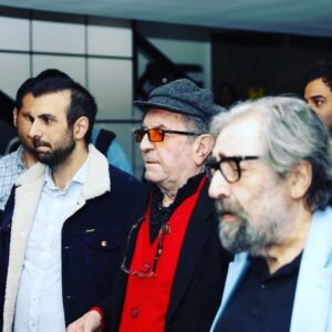 Poulad Kimiayi Instagram - افتخاری بود با استاد فیلم لامینور رو دیدن همیشه سلامت باشین و تندرست فیلم رو دوست داشتم ‌اگر قابل باشم نقدی کوچک از منظر نگاه خود به این اثر خواهم نوشت #لامینور#داریوش_مهرجویی