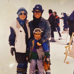 Poulad Kimiayi Instagram - (عكس دوستي مادرم با گوگوش )يه مثالي هست كه  ميگه مجرم به صحنه جرم برميگردد فردا سالگرد فوت مادرم (گيتي پاشايي تهراني) است از سر خاكش پيامي خواهم فرستاد وقت آن رسيد تا در صندوق دل باز شود و خيلي ناگفته ها گفته شود ميگن دست به مهره بازيه !#هماسرشار #گوگوش #مسعودكيميايي#پولادکیمیایی #گيتي_پاشايي