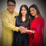 Prachee Shah Instagram - Light is the only thing that can dispel darkness . May it keep shining bright within all of us . Happy Diwali from all of us to all of you 🪔🪔🪔 . #happydiwali #happiness #love #light #gratitude #divine #grace #festival #diwali #vibes