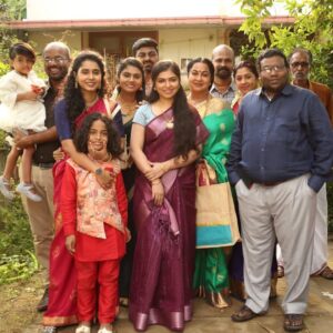 Prathana Nathan Instagram - With Uthaman Pradeep’s family ✨
#lovetoday 
#pradeepranganathan