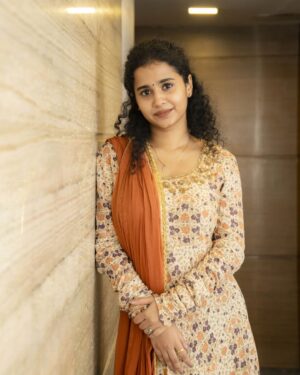 Prathana Nathan Instagram - Inframe : @prathananathan
Click : @lokesh_royal.offl
Pro : @onlynikil
.
.
#lovetoday #fame #dubbing #artist #potrait #modeling #candid #pose #photography #cinema #massive #hit #trending #debutante #femaleartist #lokeshphotography❤️