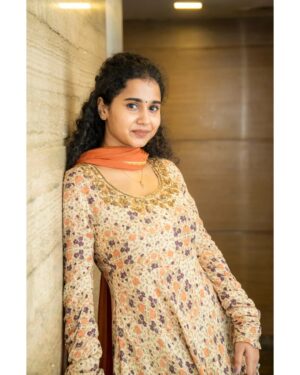 Prathana Nathan Instagram - Inframe : @prathananathan
Click : @lokesh_royal.offl
Pro : @onlynikil
.
.
#lovetoday #fame #dubbing #artist #potrait #modeling #candid #pose #photography #cinema #massive #hit #trending #debutante #femaleartist #lokeshphotography❤️