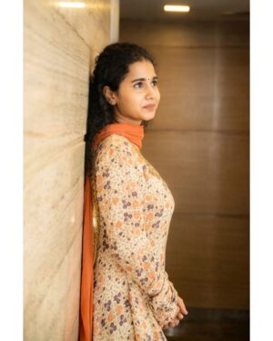 Prathana Nathan Instagram - Inframe : @prathananathan
Click : @lokesh_royal.offl
Pro : @onlynikil
.
.
#lovetoday #fame #dubbing #artist #potrait #modeling #candid #pose #photography #cinema #massive #hit #trending #debutante #femaleartist #lokeshphotography❤️
