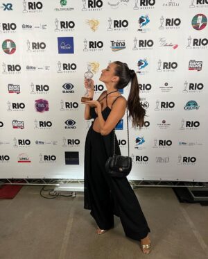 Priscila Buiar Instagram - Saldo da noite:
🏆 melhor atriz de drama
🏆 melhor elenco de drama
🏆 melhor série de drama
🏆 melhor série brasileira 
🏆 voto popular (150.000 votos)
O nome desse fenômeno é Stupid Wife ❤️‍🔥