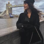 Priya Varrier Instagram - 🖤🌉