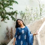 Priya Venkat Instagram - Can’t get over with these photos. shot by @harini_sarathy for @athiradesigns 🧿💜 #photoshoot #outfit #traditional #love #spirituality #priyavenkat