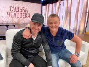 Pyotr Buslov Instagram - Пришёл поддержать друга @vladimirsychev ✊🎥⭐️Спасибо Борису, @b.korchevnikov за добрые слова!👍🌞