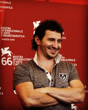 Pyotr Buslov Instagram - Всем добра и позитива!!🌞 Вот, фотку откопал!! Архив. 2009.  Венеция!! Lasciatemi cantare 😆🎥