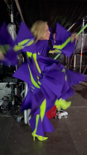 Róisín Murphy Instagram - BANGER ALERT! YOU KNEW “exactly what motivates me!” COMING SOON 🌀🩵😁 

#roisinmurphy #roisinmurphylive #hitparade