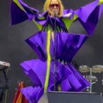 Róisín Murphy Instagram - I let you see… 🌀 last night in Dublin 💜💜💜 Incredible outfit @katetabor