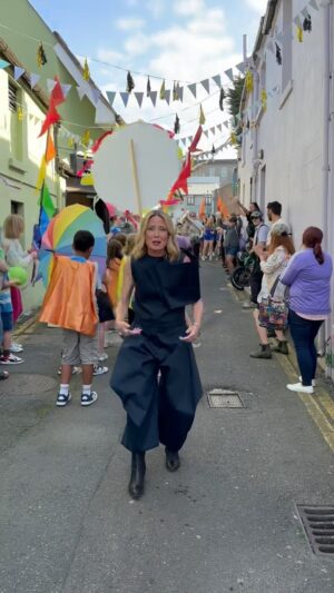 Róisín Murphy Instagram - I directed the music video for FADER in my hometown of Arklow, Co. Wicklow, on the 27th of May 2023 and what a day it was! 😃❤️🇮🇪 Please join me for its Premiere tomorrow at 5pm BST 🙌

#behindthescenes Spontaneous street party with  music from the AMAZING Arklow Silver Band 🖤🖤🖤

#roisinmurphy #hitparade #fader #newmusic #musicvideo #arklow #cowicklow
