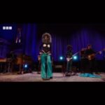 Róisín Murphy Instagram - Once again I’ve got my incredible band to thank for making this happen. Thanks lads! Check out the performances of #theuniverse and #coocool on @jools.holland.official available now on Youtube and @bbciplayer 😎🖤 Link in stories 🔗 #roisinmurphy #roisinmurphylive #joolsholland #bbciplayer #bbcmusic