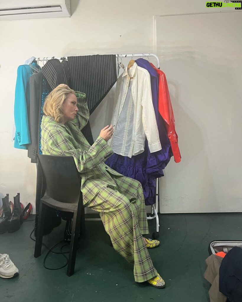 Róisín Murphy Instagram - Fascinating! Intoxicating! Illuminating! My trip to South America has been just wonderful!! Thank you to all the lovely people who came to see my show, I’m incredibly touched by the warmth we received🔥 Until the next time! Gracias & Obrigada ❤️🇧🇷🇦🇷🇨🇱 #roisinmurphy #roisinmurphylive #southamericatour #festival #primaverasound