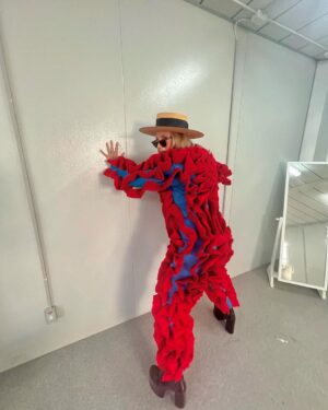 Róisín Murphy Instagram - Fascinating! Intoxicating! Illuminating! My trip to South America has been just wonderful!! Thank you to all the lovely people who came to see my show, I’m incredibly touched by the warmth we received🔥 Until the next time! Gracias & Obrigada ❤️🇧🇷🇦🇷🇨🇱

#roisinmurphy #roisinmurphylive #southamericatour #festival #primaverasound