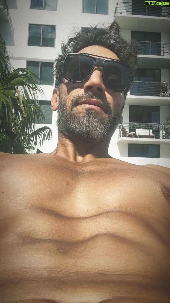 Raúl Coronado Instagram - 😌😉😎Fuck it !!!!! #miami #fuckit #pool
