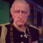 Raúl Pérez Instagram - The King Charles III en @elintermedio…que es como él llama al tiempo que ha esperado a ser coronado rey. Y es que @sanchezfernandezelisabeth es la REINA de las caracterizaciones👑❤️👏🏻👏🏻👏🏻 Y el estilismo a cargo de @pepa_garcia_vazquez es para ponerle un palacio🙌🏻❤️👏🏻👏🏻👏🏻