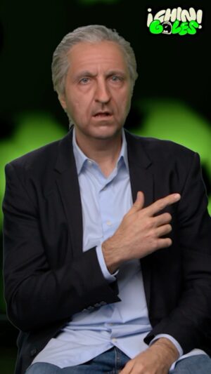 Raúl Pérez Instagram - Pedrerol, Florentino Pérez y Carlo Ancelotti comentan la épica victoria del Real Madrid frente al FC Barcelona en el pasado Clásico, “más importante aún que la de los aliados contra los nazis en la Segunda Guerra Mundial”. 🪖

#chingoles #humor #futbol #fcb #balondeoro #chiringuitotv #bellingham #ancelotti #florentinoperez #pedrerol