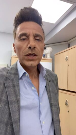 Raúl Pérez Instagram - Las tres risas de @joaquinarte hoy en @elintermedio @lasexta #decategoría #elnovato