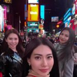 Race Wong Instagram - TIMES SQUARE NYC ❤️💖🧡💛💚💙💜🖤🤍🤎 #sisterslove #3R #2R #rosannewong #racewong #rhondawong #nyc #timessquare #ohmyhomesg @ohmyhomesg Times Square, New York City