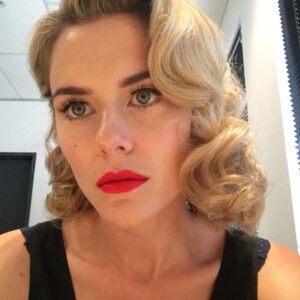 Rachael Taylor Instagram - Pouty face / fab make up selfie time /
@jenlampheemakeupdesigner & @annagrey007 nailing it as per usual 💋❤️