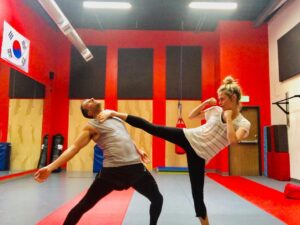 Rachael Taylor Instagram - Back at it with @jessennov - I’m obsessed with this stuff now, so he’s stuck with me!🥋