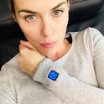 Rachael Taylor Instagram - Winter set life. This jumper has a button you can click for heat to feel cozy/like a robot 🤖 ❄️ Update! Here it is: https://www.amazon.com/dp/B07GF73Z6N/ref=cm_sw_r_sms_c_api_i_o9CeCb7GDY439