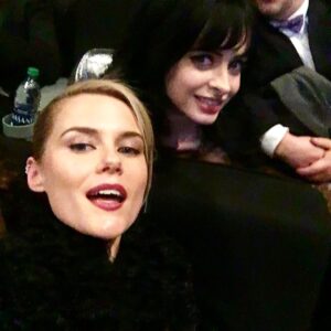 Rachael Taylor Instagram - Omg we in the theatre about to watch #jessicajones episode one !!! 🎉🎉🎉🎉🎉🎉