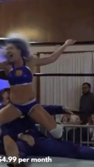 Rachel Kelvington Bostic Instagram - That one time I stink faced @davidarquette 😈

#stinkface #prowrestling #intergenderwrestling #davidarquette #chicago #throwback