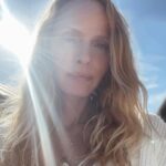 Rachel Roberts Instagram - A day with The Journey Constellation. ❤️🙏🏻 Thank you Alejandra @malibumeditations and @elizabethmichel333 for such a beautiful day focused on mental health, mindfulness and connection. Amazing inspirational talk about mental wellness with @malibumeditations @drstevenstorage @kellygores @bryantwood @ron_sharpie 🪷🪷🪷🪷🪷🪷🪷🪷🪷🪷🪷🪷🪷🪷 @brandolini789 @santiagowithin @aya_serpent @brennadesmond Malibu Meditations Journey