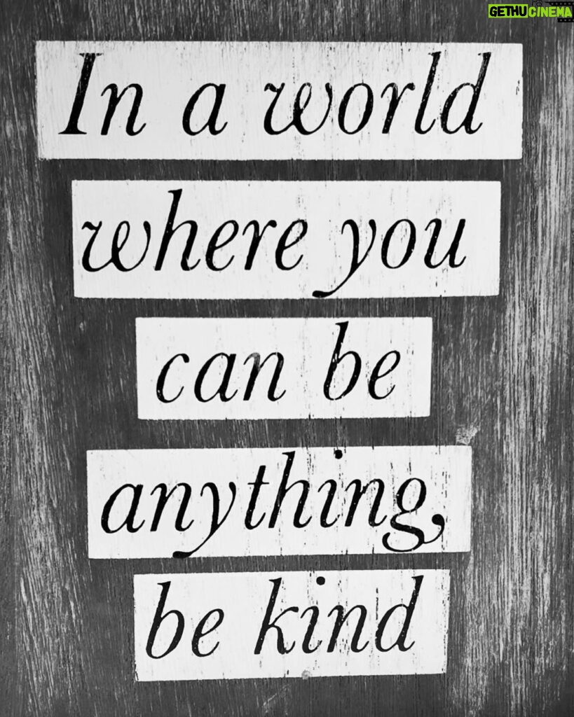 Rachel Roberts Instagram - ❤️❤️❤️🙏🏻🙏🏻🙏🏻 #kindnessiseverything