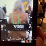 Rachel Roberts Instagram - A sneak peek at the new @ysebeauty ❤️❤️❤️❤️❤️❤️❤️❤️❤️❤️❤️❤️❤️ #Repost @ysebeauty ・・・ Moments that didn’t make the final cut: a behind the scenes look of the latest YSE shoot and a few things we learned along the way… 1️⃣ Never.Enough.Coffee. 2️⃣ Molly Sims is a SUPERMODEL 3️⃣ A shot list is everything 4️⃣ Dance breaks are necessary 5️⃣ Always have champagne on hand