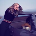 Rachel Roberts Instagram - Mondaze. ______________________________________ 📸 @radkaleitmeritz 💄 @mua_simonrihana 👗 @sarahschussheim Malibu, California