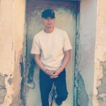 Rachid Badouri Instagram - . Déjà 72h au Maroc🤩🇲🇦 #TournageAuMaroc🎥🇲🇦 #Docu @trinome_et_filles @felixtrep