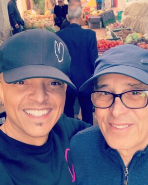 Rachid Badouri Instagram - .
Déjà 72h au Maroc🤩🇲🇦

#TournageAuMaroc🎥🇲🇦 #Docu @trinome_et_filles @felixtrep