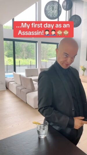 Rachid Badouri Instagram - ...1er jour en tant qu'assasin🤦🏻‍♂️ #foryou #viral #fyp #creator #npc #reaction #popular 
💡JoshPeck