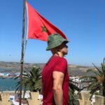 Rachid Badouri Instagram - 🎬 S É D U I T 🇲🇦♥️ #EnTournage🎥AuMaroc #ZahmaOnNeVoitPasQueJeFlexDu💪🏼🤦🏻‍♂️ @marouaziofficial 🙏🏼 Larache Maroc