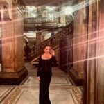 Rafa Kalimann Instagram - Ontem vivemos o 30° Prêmio da Música Brasileira no Theatro Municipal. Uma homenagem linda e emocionante pra potência de mulher @alcioneamarrom celebrando seus 50 anos de carreira ✨ foi uma importantíssima celebração. Theatro Municipal do Rio de Janeiro