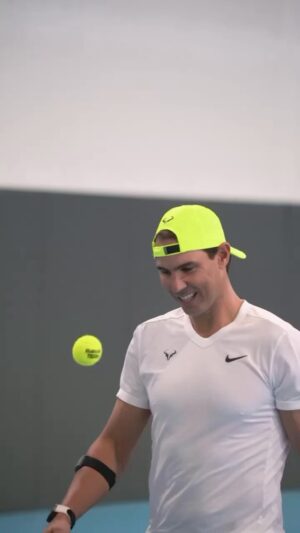 Rafael Nadal Instagram - As you can see I am practising every day and working hard to come back asap 💪🏻😉
I appreciate the vote of confidence from the Australian Open…